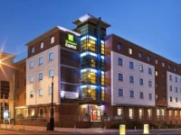 Holiday Inn Express Stevenage 3*