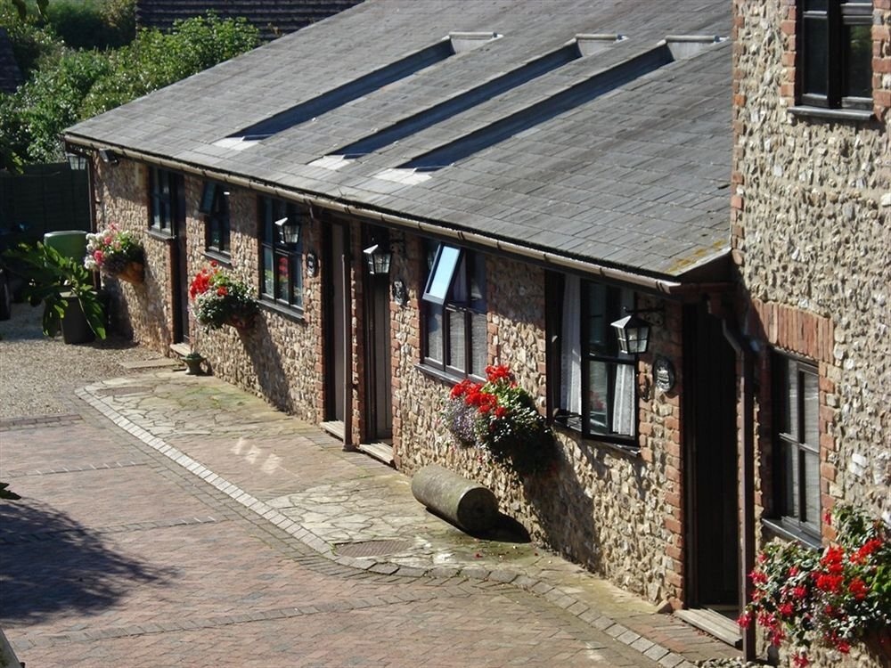 Colyton Holiday Cottages 3*