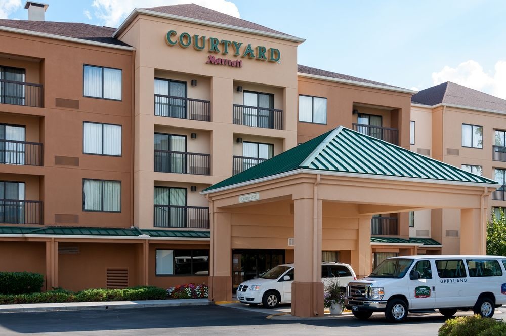 Courtyard Nashville at Opryland 3*