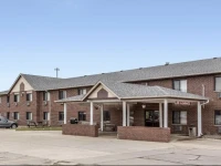 Econo Lodge Inn & Suites Dubuque 2*