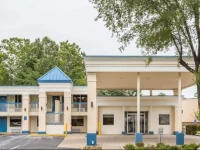 Days Inn Fredericksburg North 2*