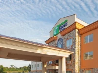 Holiday Inn Express Hotel & Suites Marshall 3*