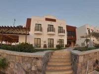 Small Beach Hotel 