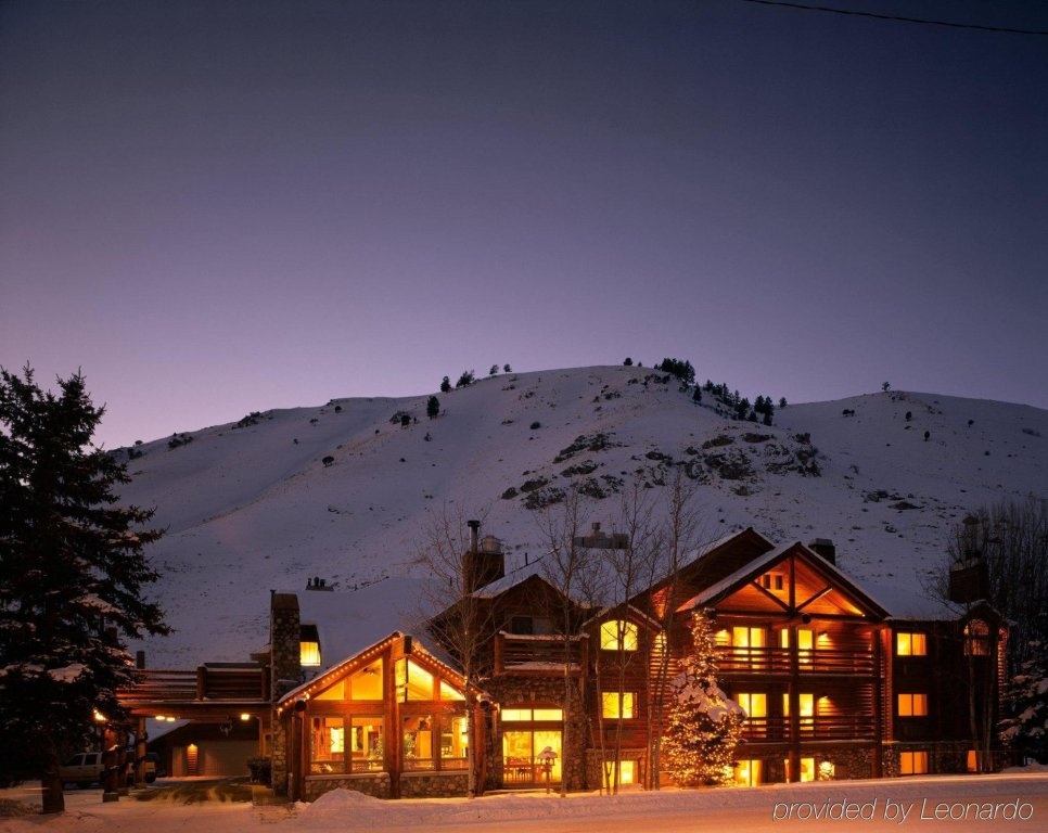 Rusty Parrot Lodge and Spa