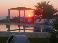Agnanti Suites 