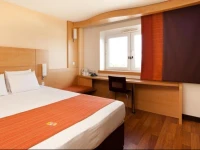 Ibis Stevenage Centre 2*