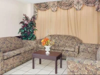 Howard Johnson Addison 2*