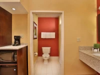 Courtyard by Marriott Springfield Airport 3*