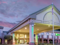 Holiday Inn Auburn 3*