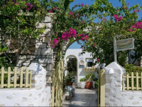 Leonardos Studios & Apartments