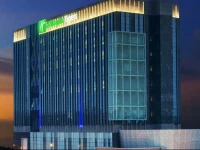 Holiday Inn Express Shanghai Jinsha 3*