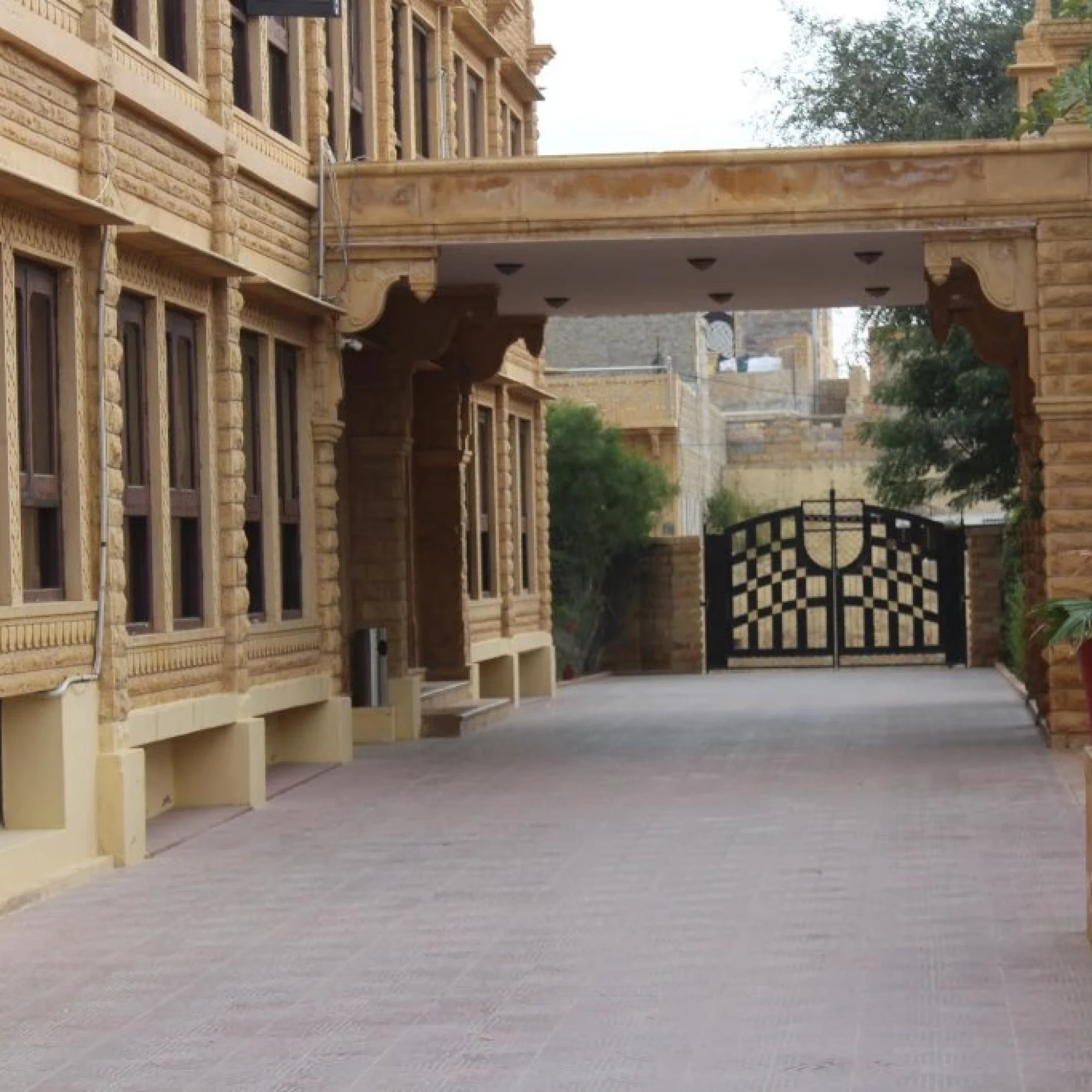 Mahadev Palace 3*