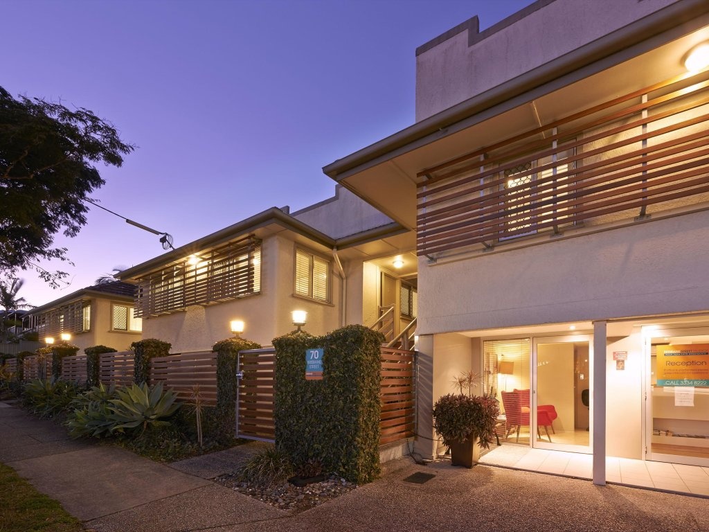 Brisbane Street Studios 3*