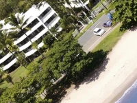 Beachfront Apartments on Trinity Beach 4*