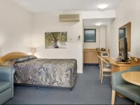 Park Motor Inn 3*