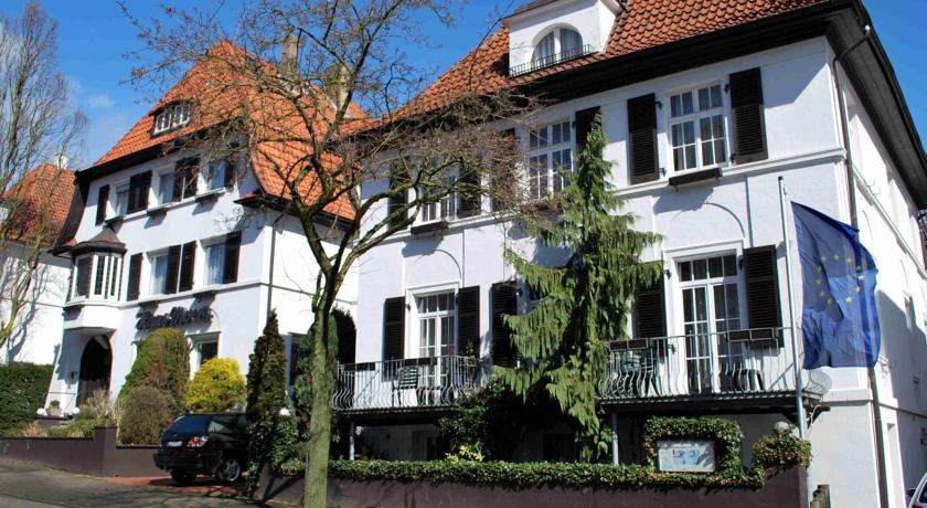 Haus Moers 2*