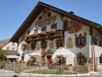 Zum Kirchenbauer 3*