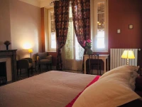 Maison Velvet 