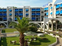 Brit Hotel du Lac 2*