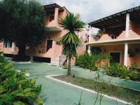 Pergola Studios 