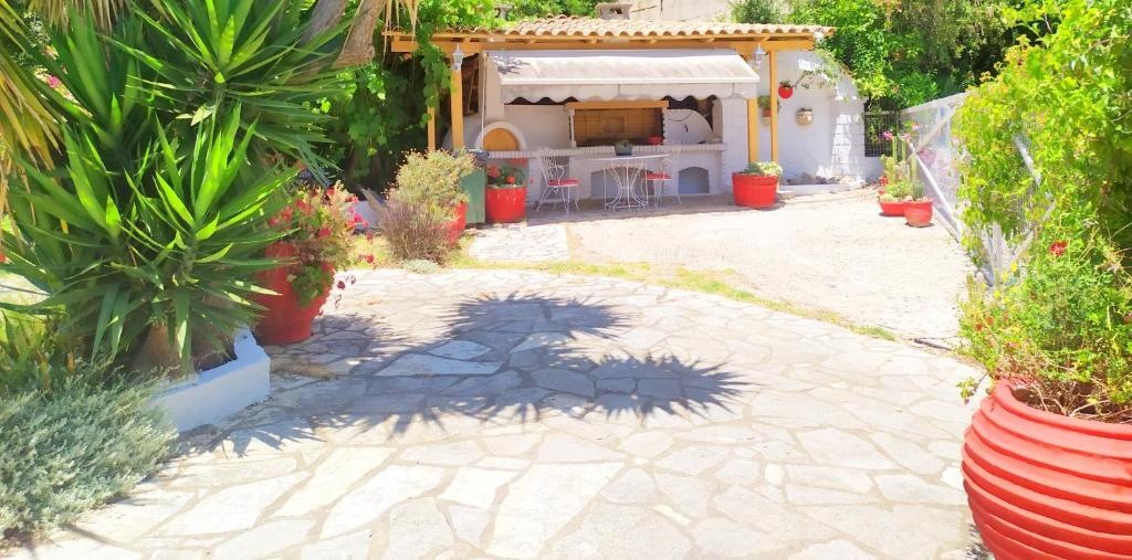 Alekas House 