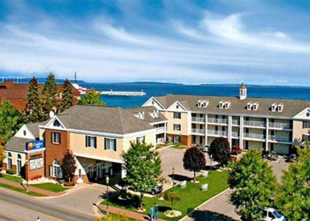 Comfort Inn Lakeside 2*