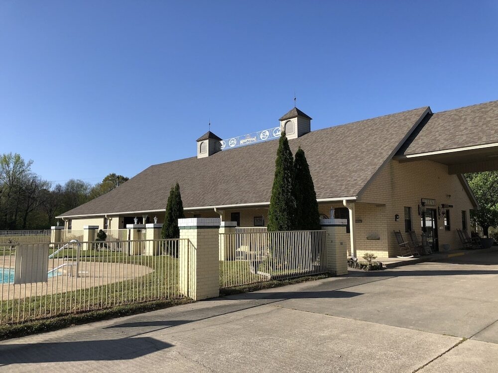 Riverwood Inn of Glenwood 3*
