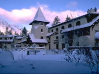 Olympic Village Inn 3*