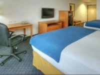 Holiday Inn Express Hotel & Suites Carlsbad 2*