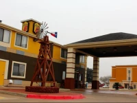 Super 8 Victoria/North/Mall Area 2*