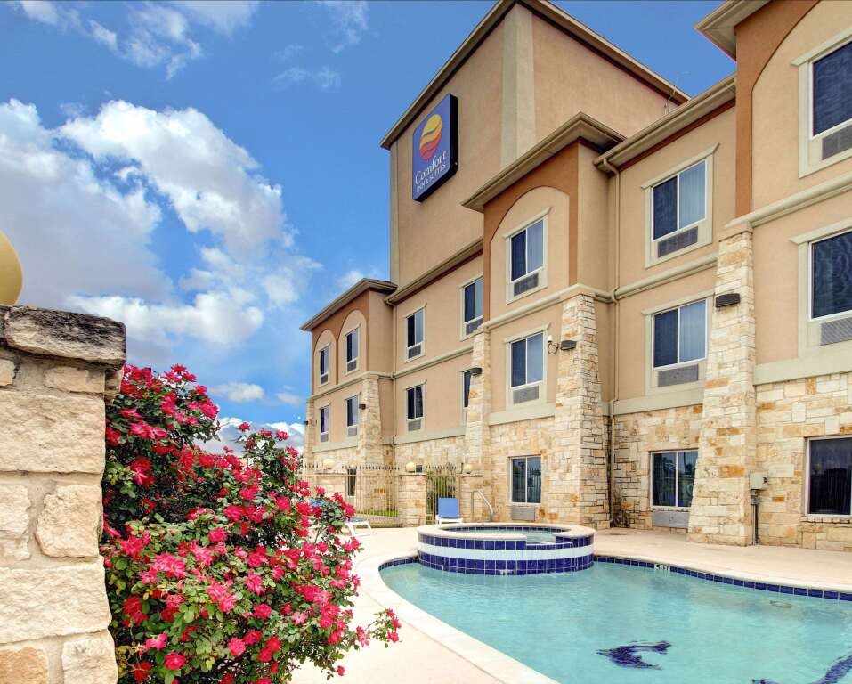 Comfort Inn And Suites Alvarado 3*