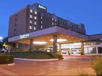 Radisson Hotel Whittier 3*