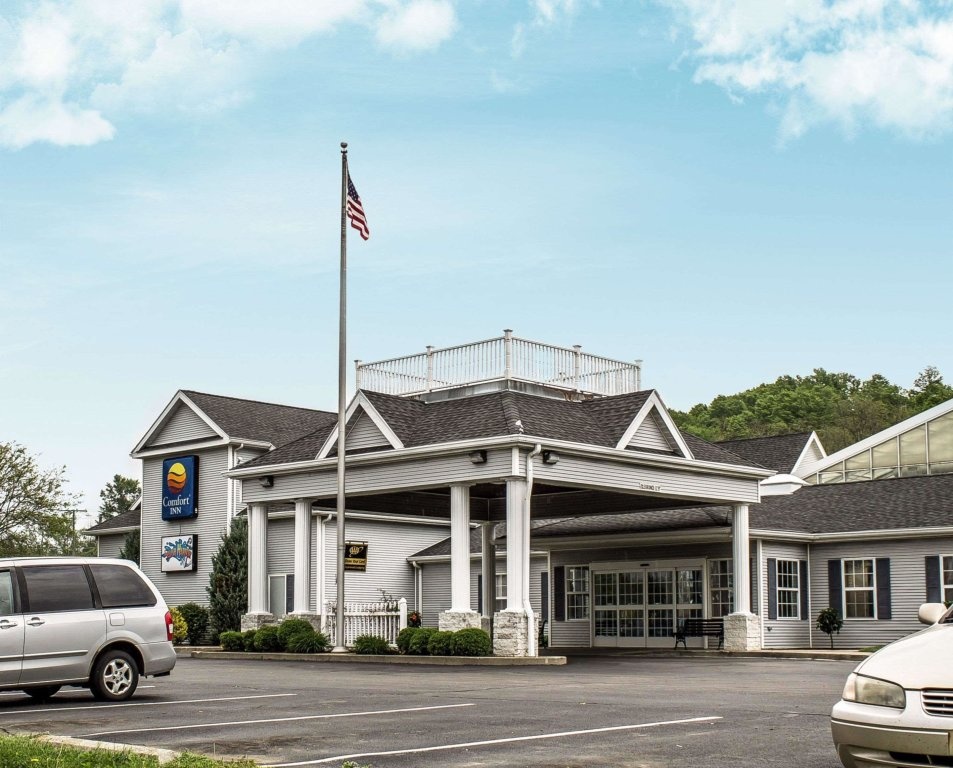 Comfort Inn Splash Harbor 3*