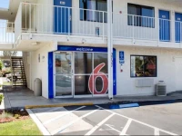 Motel 6 Bakersfield South 3*