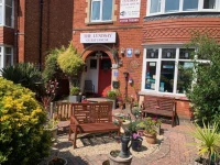 Lyndsay Guest House 
