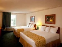 Baymont Inn & Suites Mackinaw City 2*