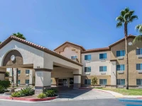 Comfort Suites Bakersfield 2*