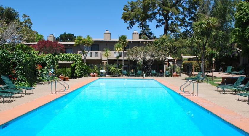 Carmel Valley Lodge 2*