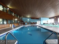 Econo Lodge Inn & Suites Green Bay 3*