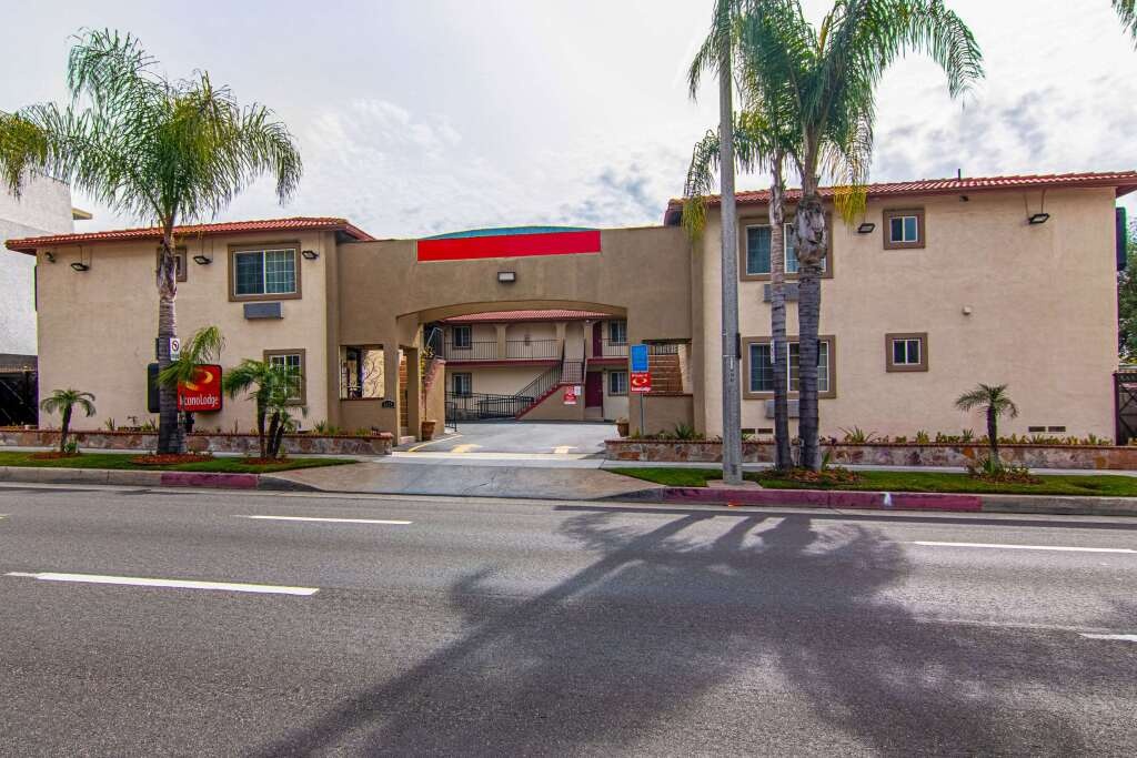 Econo Lodge Long Beach 2*