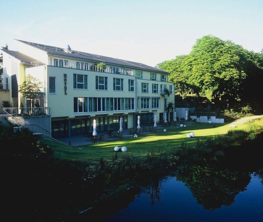 Landhotel Krummenweg 4*