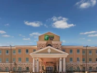 Holiday Inn Express & Suites Brady 2*