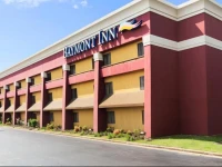 Baymont Inn & Suites Fort Smith 2*