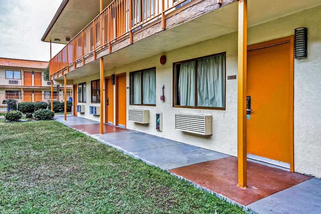 Motel 6 Lake Charles 1*