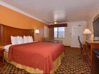Quality Inn Lake Elsinore 2*