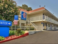 Motel 6 Sacramento West 2*