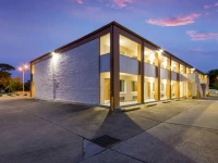 Econo Lodge Little Creek 1*