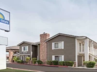 Days Inn East Mesa 2*