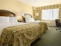 Hilton East Brunswick 3*