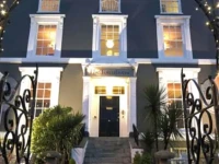 The Falmouth Townhouse 2*